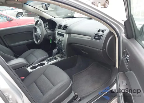 2010 Ford Fusion Se z USA, uszkodzony, nr VIN 3FAHP0HA7AR388265